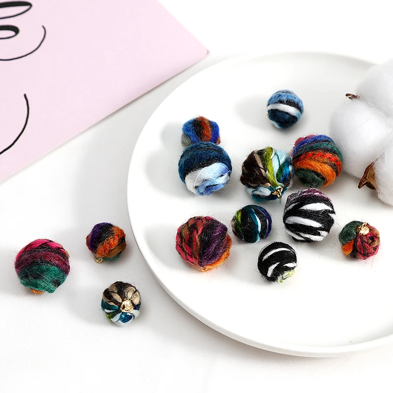Winter style 50pcs/lot knitting wool geometry rounds shape Blended balls beads diy jewelry earring/garment pendant accessory
Winter style 50pcs/lot knitting wool geometry rounds shape Blended balls beads diy jewelry earring/garment pendant accessory
