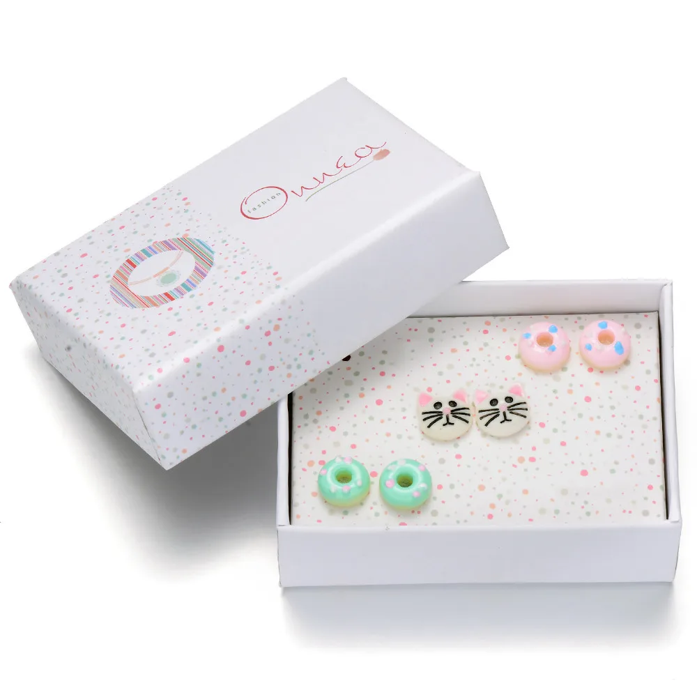 Onnea 3pairs Earrings sets Donuts Cat Stud Earrings For Girls Cute Candy colors Earring Sets Designer Girls Gift Fashion Jewelry
Onnea 3pairs Earrings sets Donuts Cat Stud Earrings For Girls Cute Candy colors Earring Sets Designer Girls Gift Fashion Jewelry