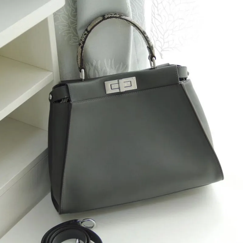 2019041709 genuine leather luxury handbags women bag runway desigin female Europe brand top quality free shipping of dhl
2019041709 genuine leather luxury handbags women bag runway desigin female Europe brand top quality free shipping of dhl