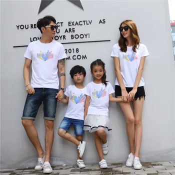 Couples summer new suit letter printing parent-child short-sleeved t-shirt black shorts family activities parent-child suit
Couples summer new suit letter printing parent-child short-sleeved t-shirt black shorts family activities parent-child suit