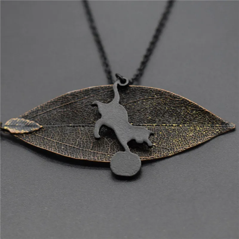 New Cute Cat Necklaces Trendy Cute Black Color Playing Ball Cat Pendant Necklaces Women Jewellery
New Cute Cat Necklaces Trendy Cute Black Color Playing Ball Cat Pendant Necklaces Women Jewellery