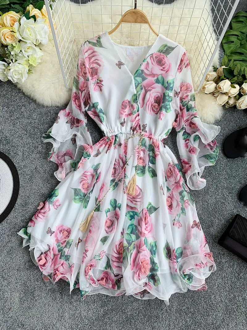2019 Summer Women Party Floral Print Dress Sexy Chiffon Dresses Bohemian Flare Sleeve Sweet Beach Dress Robe Femme
2019 Summer Women Party Floral Print Dress Sexy Chiffon Dresses Bohemian Flare Sleeve Sweet Beach Dress Robe Femme