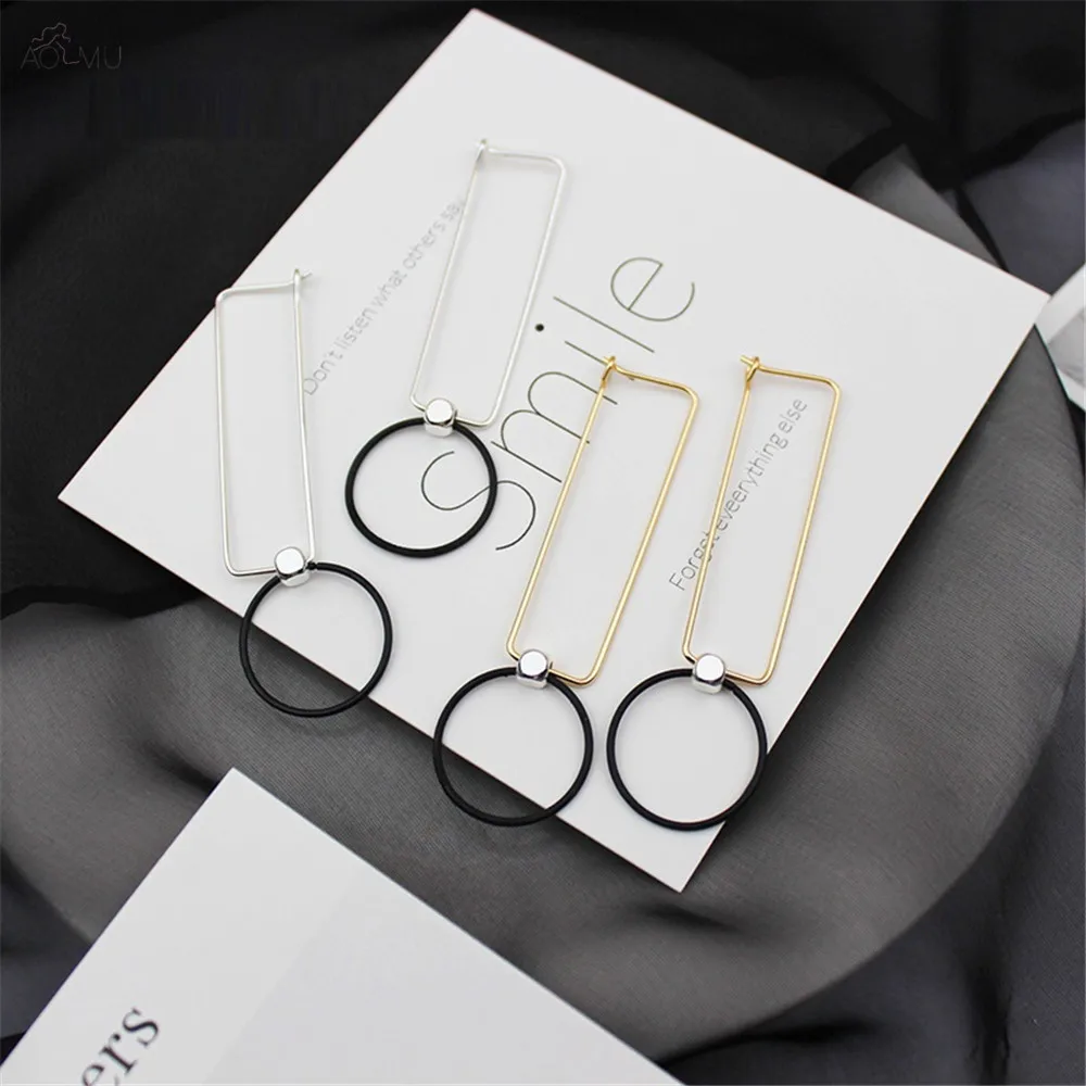 AOMU Personality Metal Black Hollow Round Circle Gold Silver Rectangular Long Drop Earrings for Women Gifts Party Jewelry
AOMU Personality Metal Black Hollow Round Circle Gold Silver Rectangular Long Drop Earrings for Women Gifts Party Jewelry