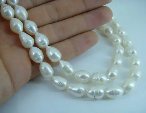 A NEW 32" 12-15MM AKOYA AAA REAL WHITE BAROQUE PEARL NECKLACE 14KGP Clasp
A NEW 32" 12-15MM AKOYA AAA REAL WHITE BAROQUE PEARL NECKLACE 14KGP Clasp