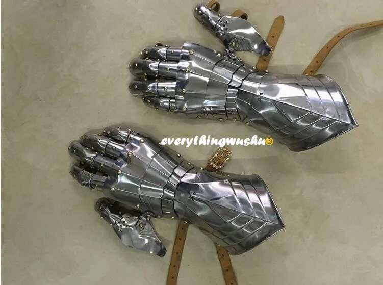 Stainless Steel Gloves of Gothic Armor Metal Armor Sets Real Combat Golves in Cold Weapon Times
Stainless Steel Gloves of Gothic Armor Metal Armor Sets Real Combat Golves in Cold Weapon Times