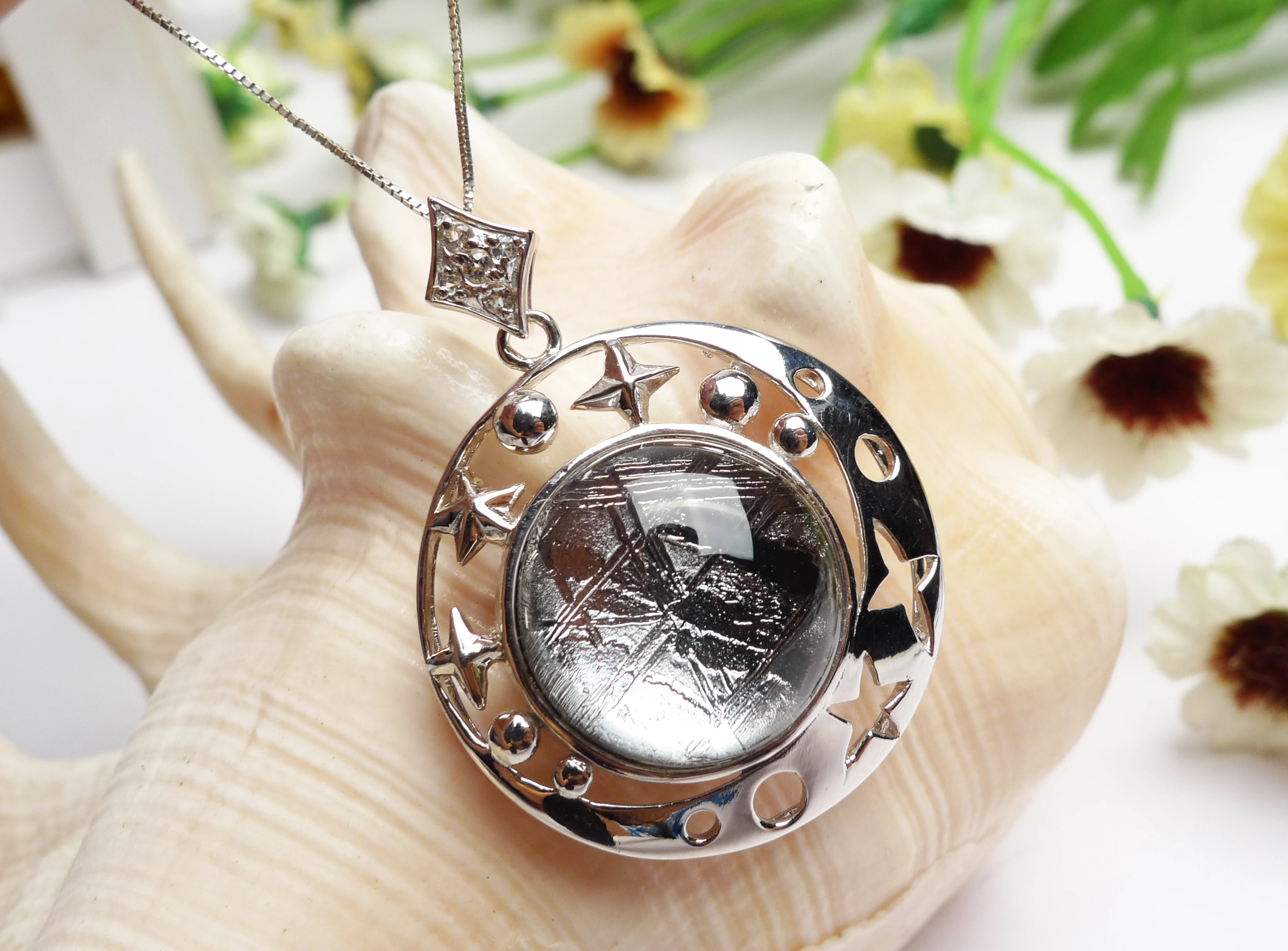 Genuine Natural Gibeon Iron Meteorite Moldavite Women Men Pendant Silver Round Star 30x30mm Gemstone Pendant AAAAA
Genuine Natural Gibeon Iron Meteorite Moldavite Women Men Pendant Silver Round Star 30x30mm Gemstone Pendant AAAAA