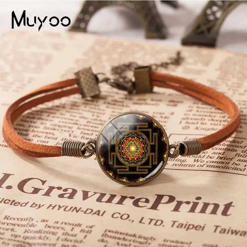 2018 New Steampunk Sri Yantra Mandala Leather Bracelet Hand Craft Bracelets Glass Cabochon Jewelry
2018 New Steampunk Sri Yantra Mandala Leather Bracelet Hand Craft Bracelets Glass Cabochon Jewelry