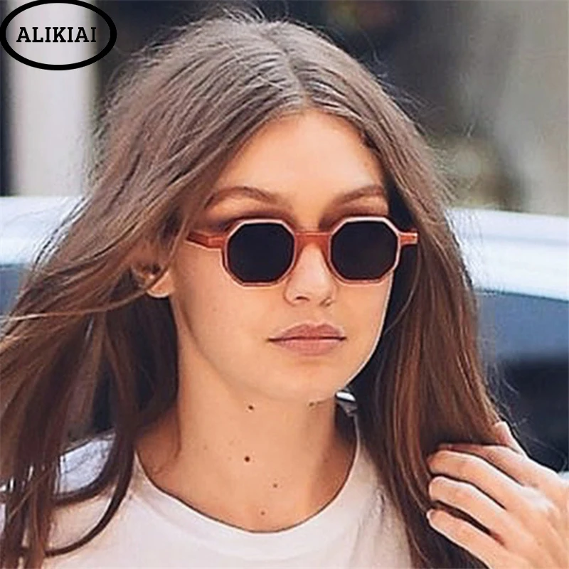 Ladies Polygonal Vintage Sunglasses Women Small Black lunette de soleil femme Retro 2019 Female Sun Glasses For Women New
Ladies Polygonal Vintage Sunglasses Women Small Black lunette de soleil femme Retro 2019 Female Sun Glasses For Women New