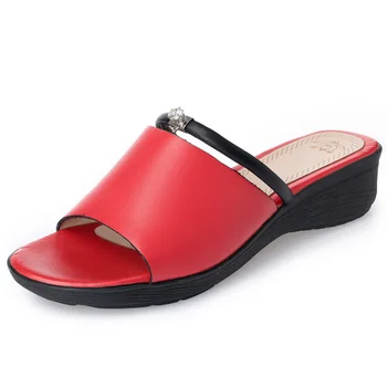 Elegant Comfortable Rhinestone Patent Leather Shoes Summer Women Sandals 2020 New Plus Size Wedges Flat Sandals Casual slippers 
Elegant Comfortable Rhinestone Patent Leather Shoes Summer Women Sandals 2020 New Plus Size Wedges Flat Sandals Casual slippers