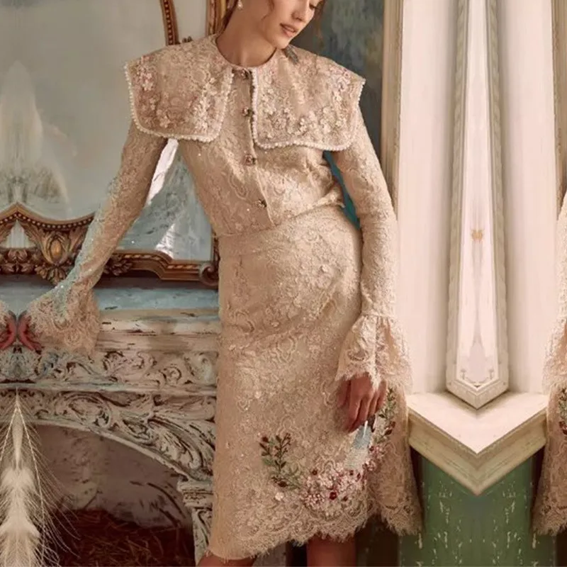 Fashion Runway Designer Women Set High Quality Retro Vintage Floral Lace Shirt Tops and Midi Skirt Hollow Out Two Piece Set Suit
Fashion Runway Designer Women Set High Quality Retro Vintage Floral Lace Shirt Tops and Midi Skirt Hollow Out Two Piece Set Suit