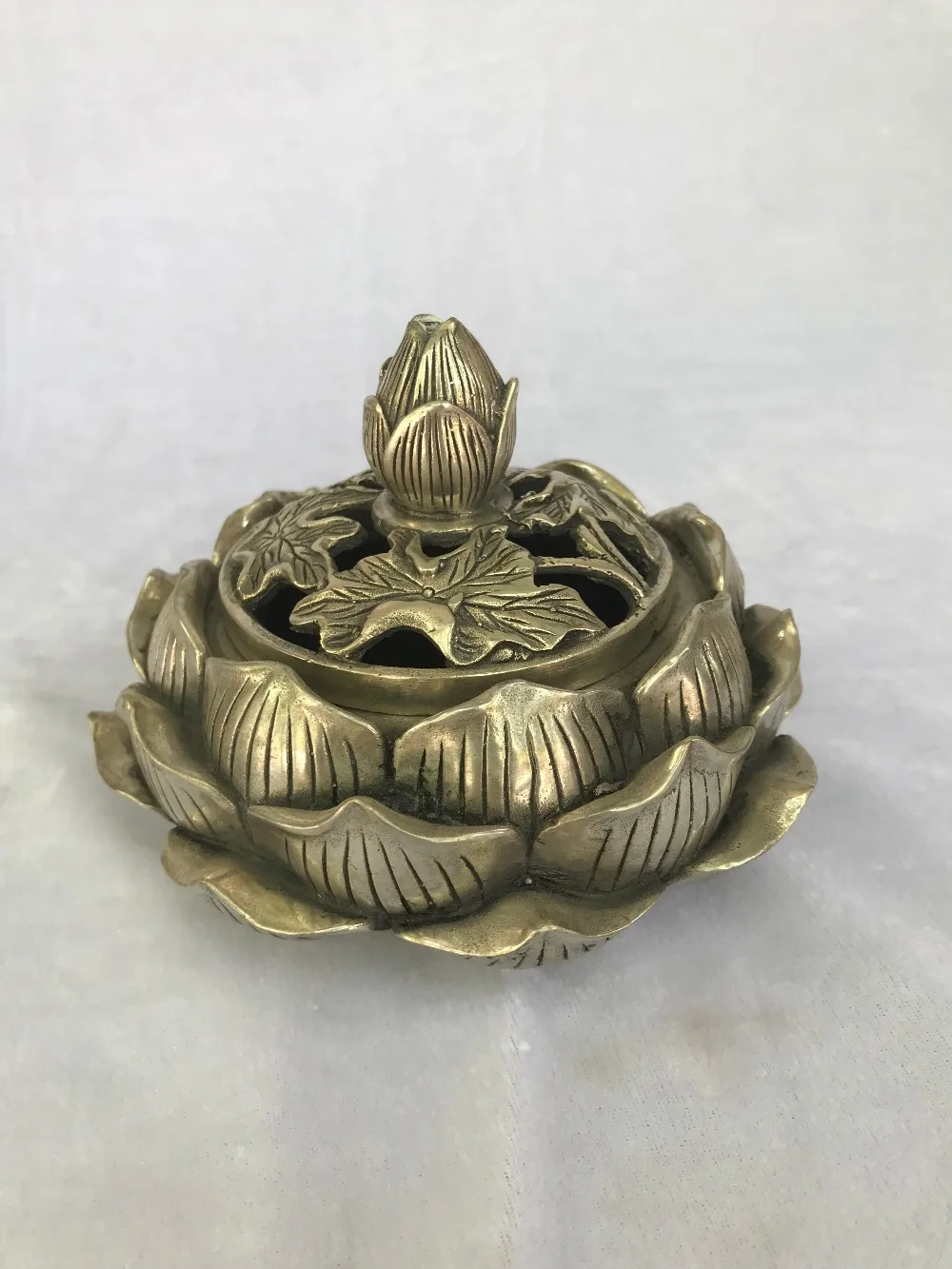 Marked Chinese Copper Antique Lotus Flower Shape Incense Burner Censer Incensory
Marked Chinese Copper Antique Lotus Flower Shape Incense Burner Censer Incensory