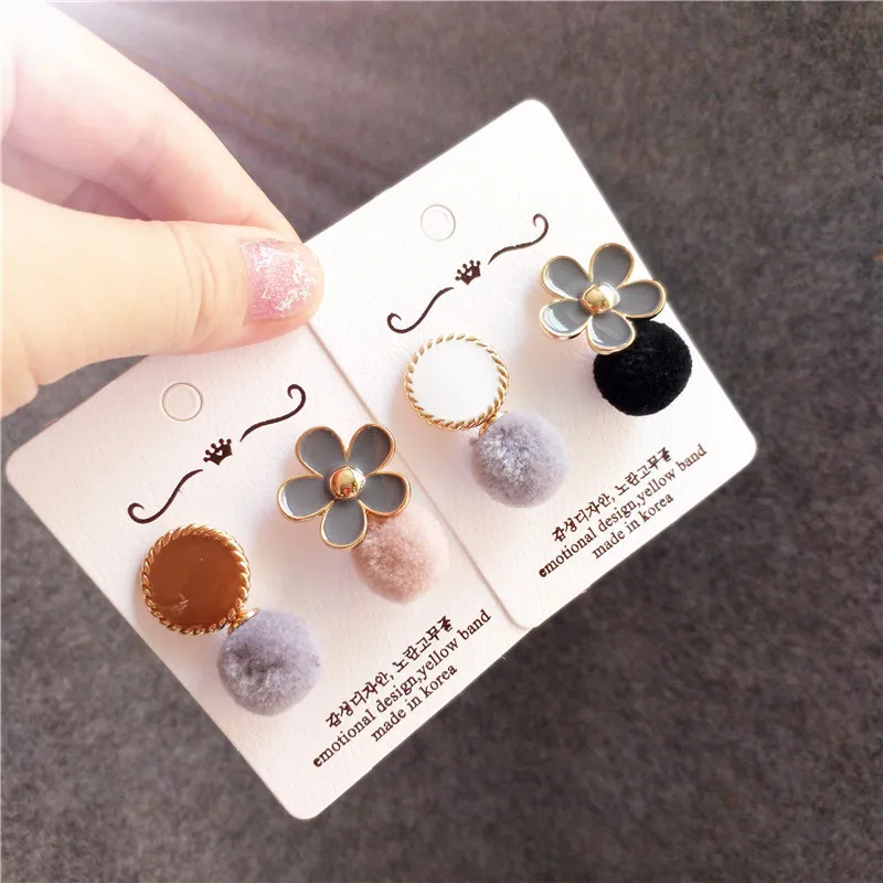 Korea Handmade Alloy flower Plush ball Women Drop Earrings Dangle Earrings Fall Winter Fashion Jewelry Accessories-JQD5
Korea Handmade Alloy flower Plush ball Women Drop Earrings Dangle Earrings Fall Winter Fashion Jewelry Accessories-JQD5