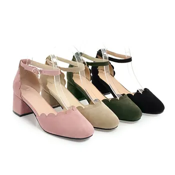 Spring and summer style with a thick buckle with 40414243 buckle with hollow sandals 18515
Spring and summer style with a thick buckle with 40414243 buckle with hollow sandals 18515