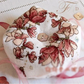 ZC036 Pin Neddle Cushion 18CT White Fabric Biscornu Needlework DIY Kit For Embroidery Cotton Thread Set Counted Cross-Stitching
ZC036 Pin Neddle Cushion 18CT White Fabric Biscornu Needlework DIY Kit For Embroidery Cotton Thread Set Counted Cross-Stitching