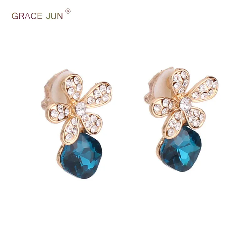New Spring Style Rhinestone Crystal Flower Shape Clip on Earrings No Pierced and Charm Pierced Earrings for Women Bijouterie
New Spring Style Rhinestone Crystal Flower Shape Clip on Earrings No Pierced and Charm Pierced Earrings for Women Bijouterie