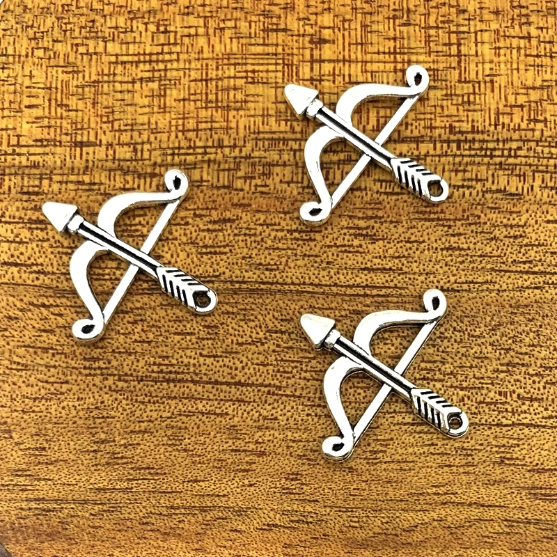 10pcs charm bow and arrow alloy pendant 25*26mmDIY making pendant, fashion pendant alloy.
10pcs charm bow and arrow alloy pendant 25*26mmDIY making pendant, fashion pendant alloy.