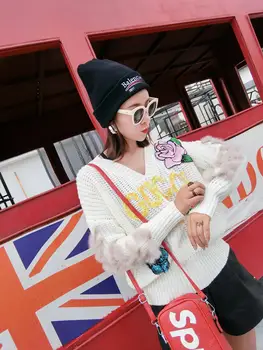 Autumn ladies sweater female 2017 new Korean short paragraph Thai street fashion V-neck sequin sweater
Autumn ladies sweater female 2017 new Korean short paragraph Thai street fashion V-neck sequin sweater