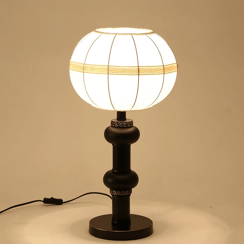 Chinese style desk lamp table light modern living room study room bedroom floor lamp Chinese warm bedside table lamp ZA81452
Chinese style desk lamp table light modern living room study room bedroom floor lamp Chinese warm bedside table lamp ZA81452