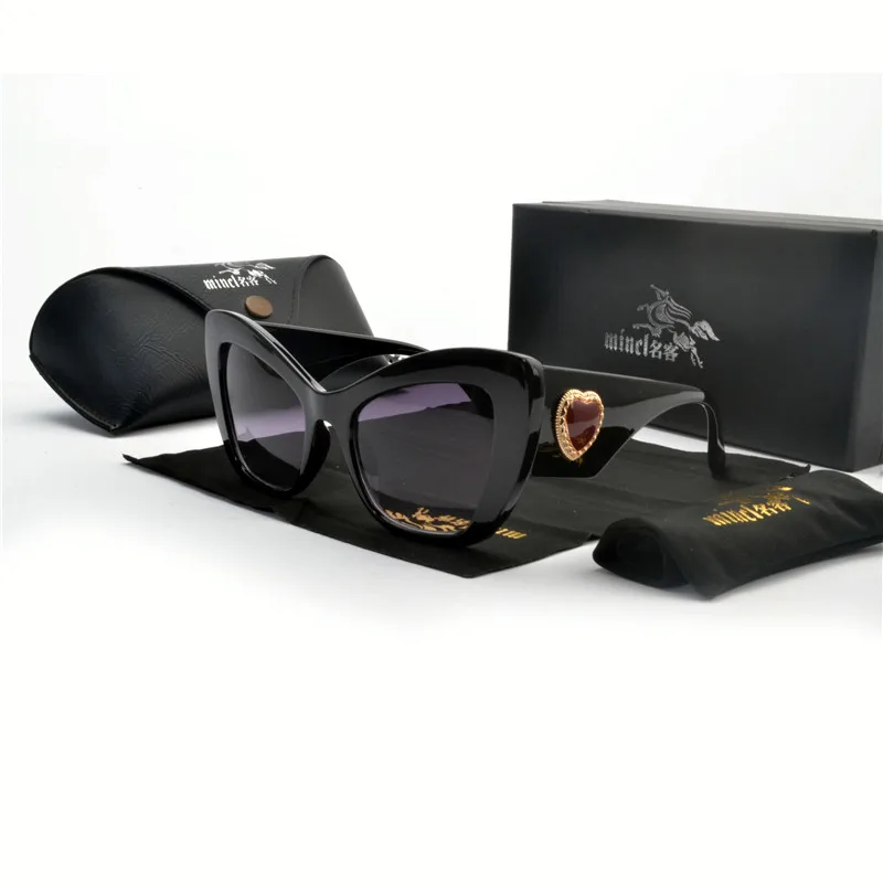 MINCL 2019 Fashion Sunglasses Women Cat Sunglasses Men Gold silver gravel luxury brand Retro Love Heart female shades UV400 NX
MINCL 2019 Fashion Sunglasses Women Cat Sunglasses Men Gold silver gravel luxury brand Retro Love Heart female shades UV400 NX