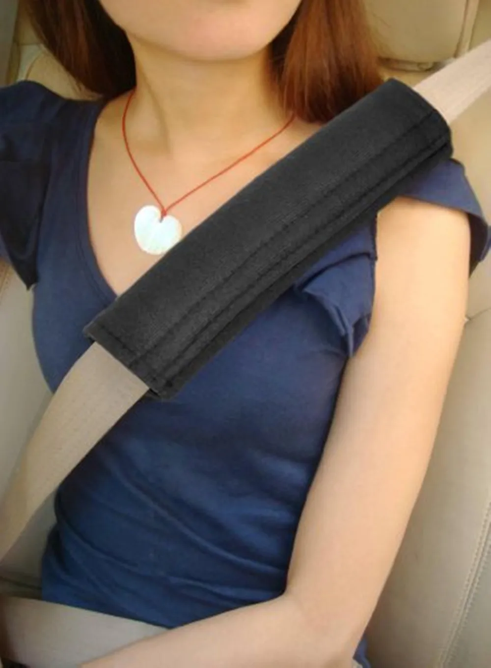 2pcs/set Universal Cotton Seat belt Shoulder Pads covers emblems for All cars Seatbelt Cover Car Styling Accessories
2pcs/set Universal Cotton Seat belt Shoulder Pads covers emblems for All cars Seatbelt Cover Car Styling Accessories