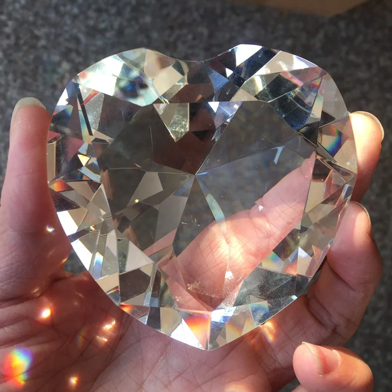 Clear crystal loveDiamond Cut Glass Jewelry Paperweight Crafts Collection Souvenir Birthday Christmas Wedding Gifts Decoration
Clear crystal loveDiamond Cut Glass Jewelry Paperweight Crafts Collection Souvenir Birthday Christmas Wedding Gifts Decoration