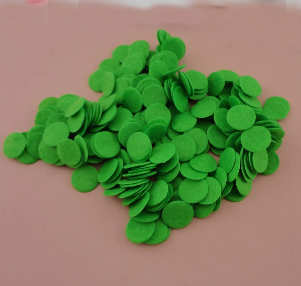 1000PCS 1.5cm 3/5" Green round felt pads for flower brooches'back,round felt spacers non-woven circles patches appliques
1000PCS 1.5cm 3/5" Green round felt pads for flower brooches'back,round felt spacers non-woven circles patches appliques