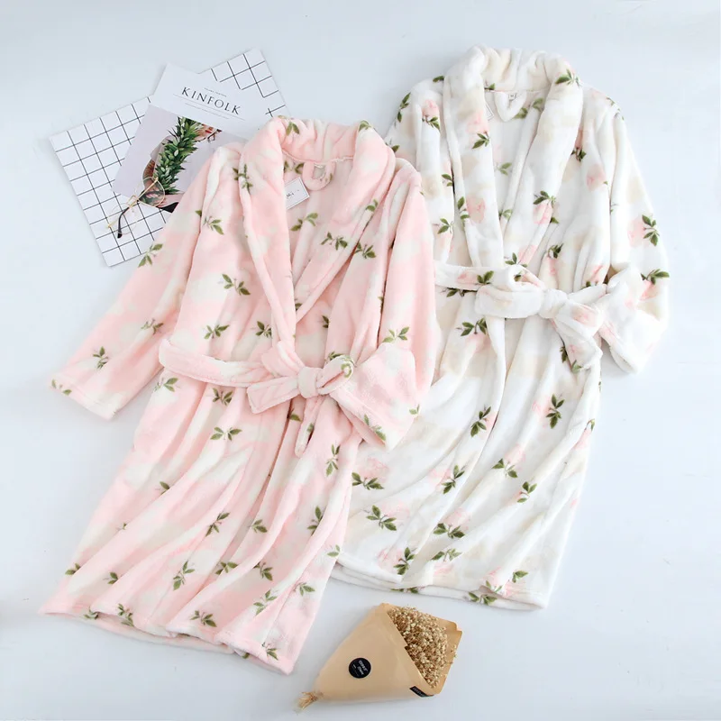 Thicken Flannel Robes Women Autumn Winter Warm Bathrobe femme Caroset Dressing Gown Coral Fleece Sleepwear
Thicken Flannel Robes Women Autumn Winter Warm Bathrobe femme Caroset Dressing Gown Coral Fleece Sleepwear