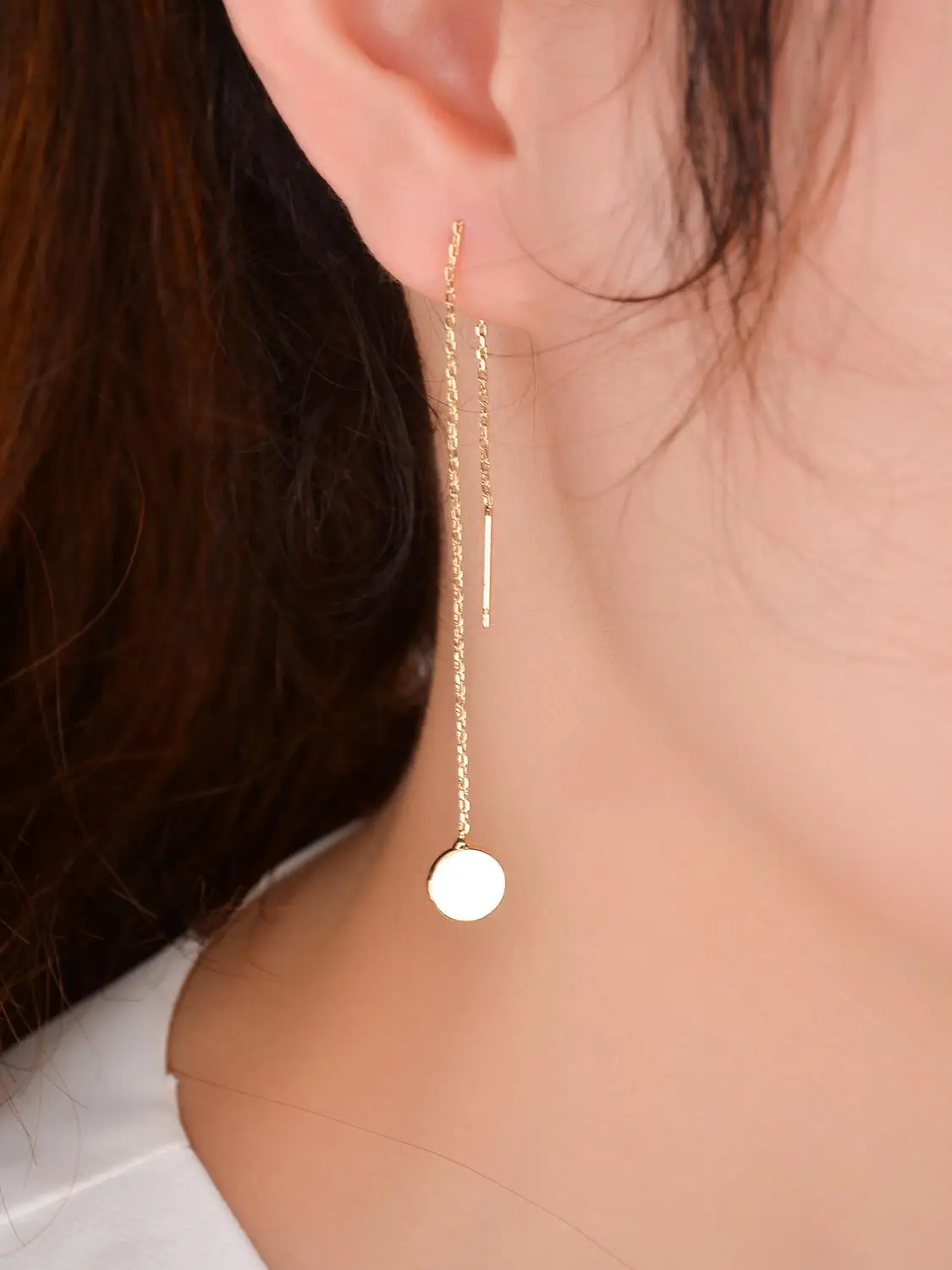 Fashion accessories fashion Korean version of ear chain geometry triangle ear nail pop ear ornaments
Fashion accessories fashion Korean version of ear chain geometry triangle ear nail pop ear ornaments