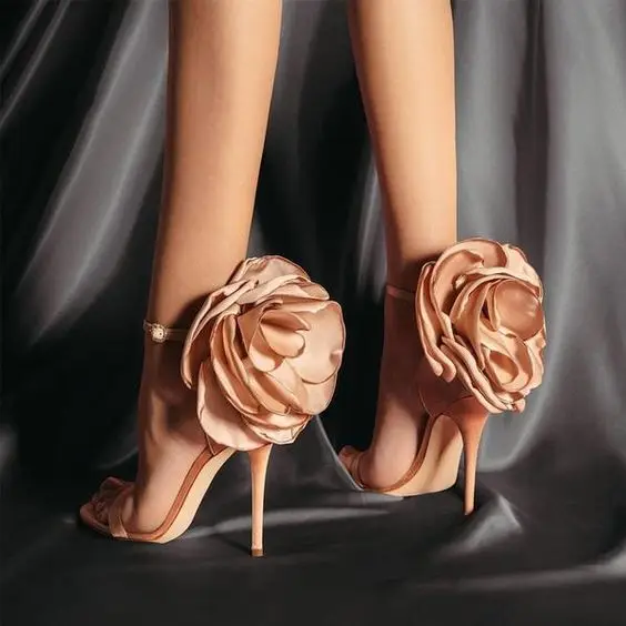 Sexy Floral High Heel Sandals Summer Balck Open Toe Stiletto Thin Heels Shoes Fashion Concise Party Dress Shoes Free Ship
Sexy Floral High Heel Sandals Summer Balck Open Toe Stiletto Thin Heels Shoes Fashion Concise Party Dress Shoes Free Ship