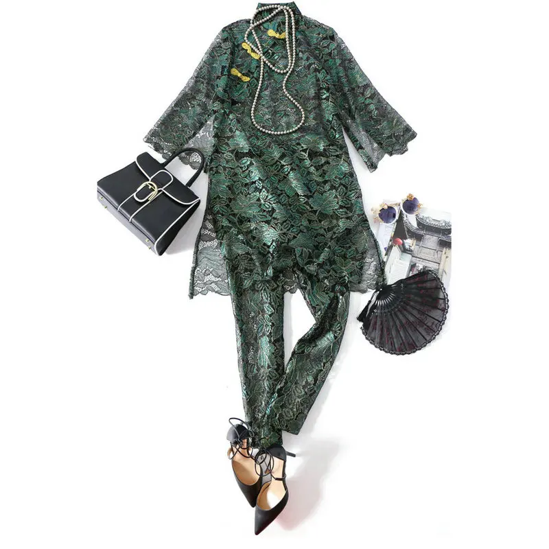 Noble embroidered national costume, sexy lace dress suit. Seven split sleeves and nine pairs of pants
Noble embroidered national costume, sexy lace dress suit. Seven split sleeves and nine pairs of pants