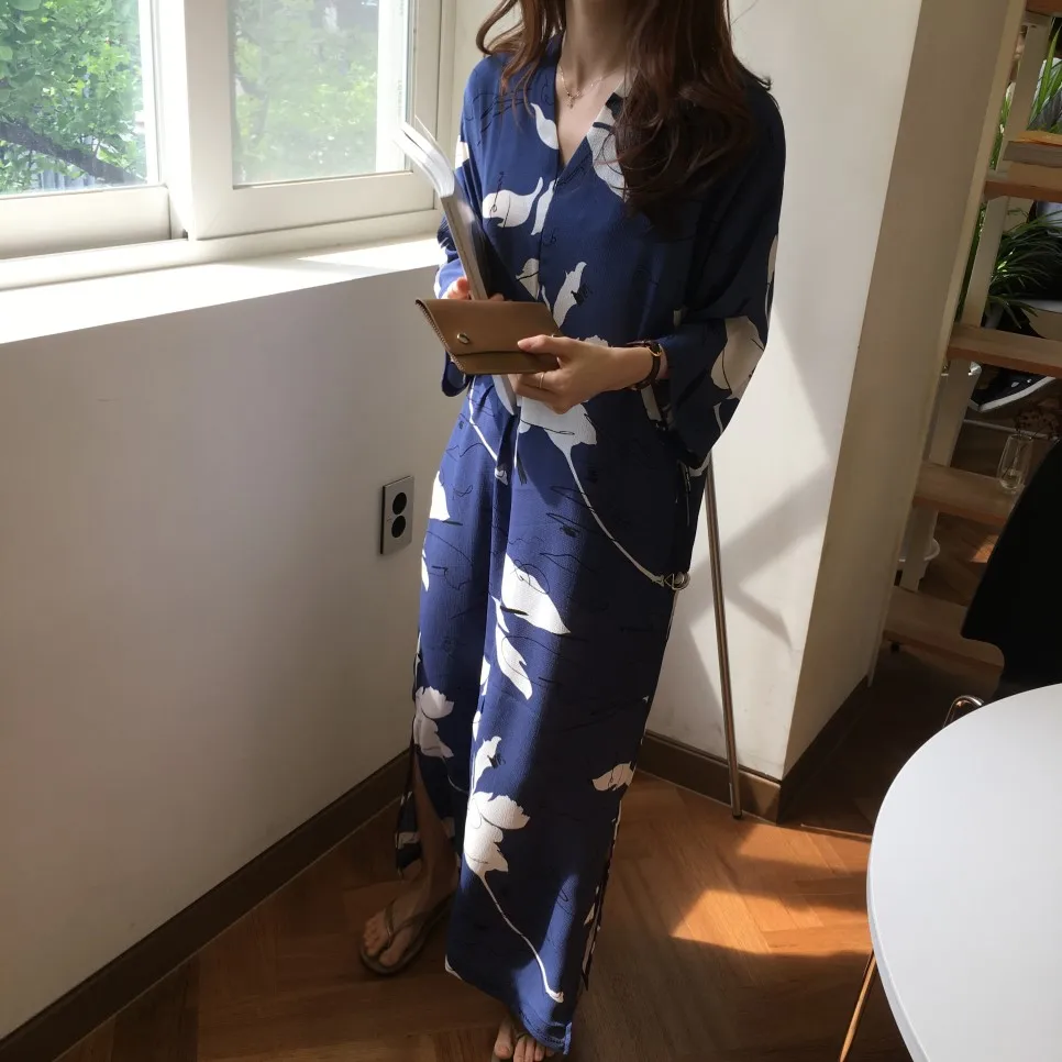 Korean Harajuku Style Women Long Shirt Dress Plus Size Vintage Flower Print Autumn Casual Bandage Dresses for Woman Side Split
Korean Harajuku Style Women Long Shirt Dress Plus Size Vintage Flower Print Autumn Casual Bandage Dresses for Woman Side Split