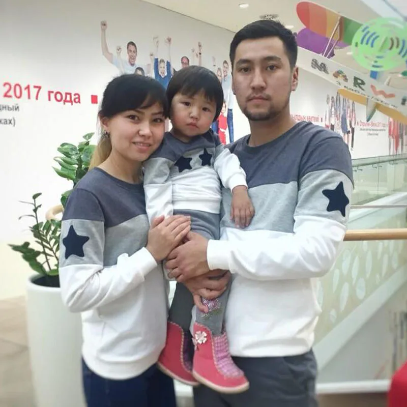 Family Look 2016 Mommy and Me Clothes Fashion Mother Father Baby Cotton Family Clothing Embroidery Star Family Matching Outfits
Family Look 2016 Mommy and Me Clothes Fashion Mother Father Baby Cotton Family Clothing Embroidery Star Family Matching Outfits