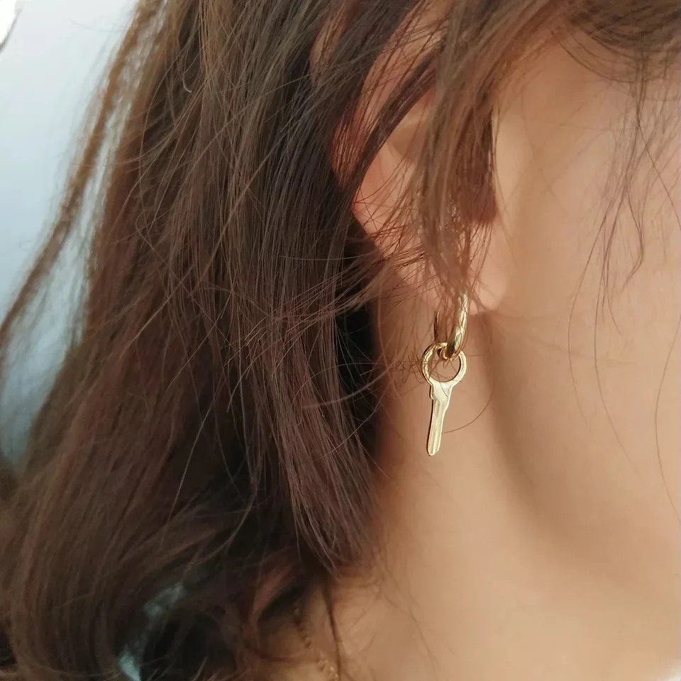 925 sterling silver earrings simple temperament gold key earrings ear bone ear buckle personality wild female silver ear jewelry
925 sterling silver earrings simple temperament gold key earrings ear bone ear buckle personality wild female silver ear jewelry