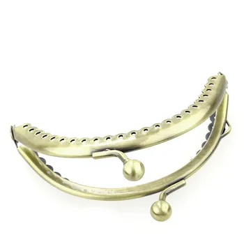5Pcs Bronze Tone Coins Handbag Purse Clutch Arc Metal Frame Kiss Clasp Lock Handle Findings 8.5x6cm
5Pcs Bronze Tone Coins Handbag Purse Clutch Arc Metal Frame Kiss Clasp Lock Handle Findings 8.5x6cm