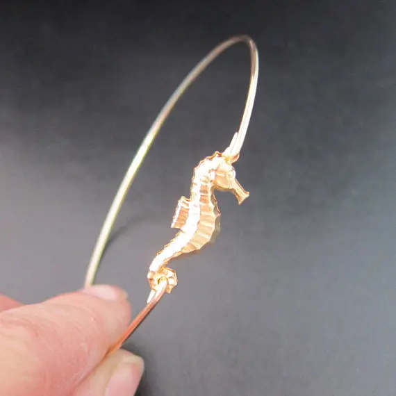 Gold/silver Seahorse Bangle Bracelet Gift for friend,Mom Retro Beautiful Summer Fashion Beach Jewelry YPQ0096
Gold/silver Seahorse Bangle Bracelet Gift for friend,Mom Retro Beautiful Summer Fashion Beach Jewelry YPQ0096