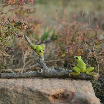 Branches frogs really simulate animal branches ornaments pastoral fleshy plants flowerpots DIY materials craft statues Home dies 
Branches frogs really simulate animal branches ornaments pastoral fleshy plants flowerpots DIY materials craft statues Home dies