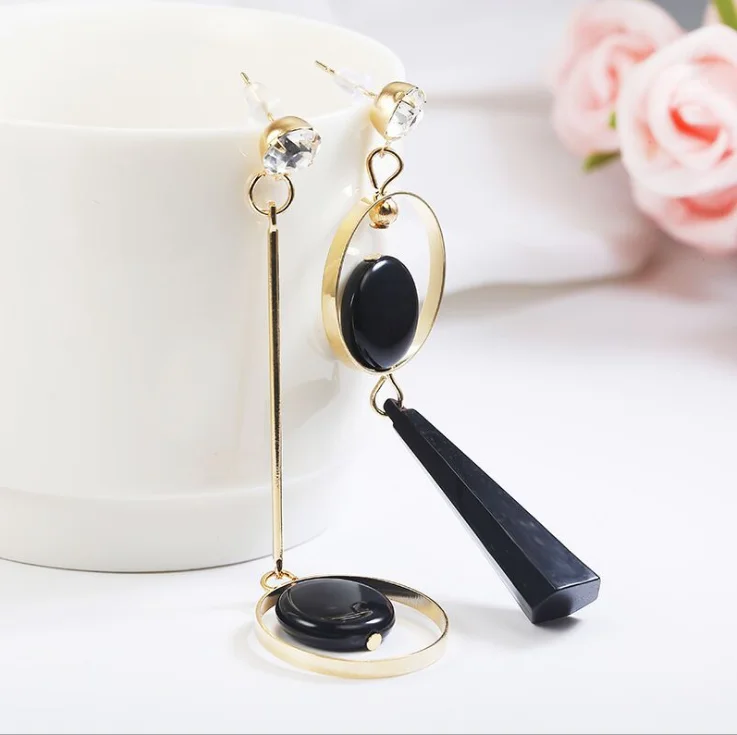 Korean Fashion Geometric Long Asymmetry Earring Rhinestone Circle Ear Stud Acrylic Big Earrings Bijoux Brincos Stainless Steel
Korean Fashion Geometric Long Asymmetry Earring Rhinestone Circle Ear Stud Acrylic Big Earrings Bijoux Brincos Stainless Steel