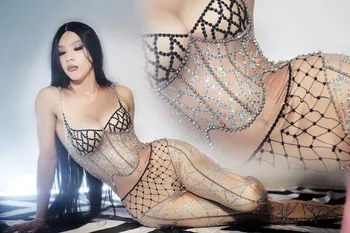 new Women Sexy Full Rhinestones Silver Jumpsuit Sparkling Crystals Nightclub Party Stage Wear Singer Costumes
new Women Sexy Full Rhinestones Silver Jumpsuit Sparkling Crystals Nightclub Party Stage Wear Singer Costumes