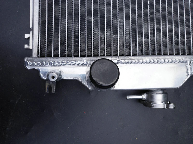 Radiator for 1990-1997 Mazda Miata 90 91 92 93 94 95 96 97 1.6L 1.8L L4 NEW