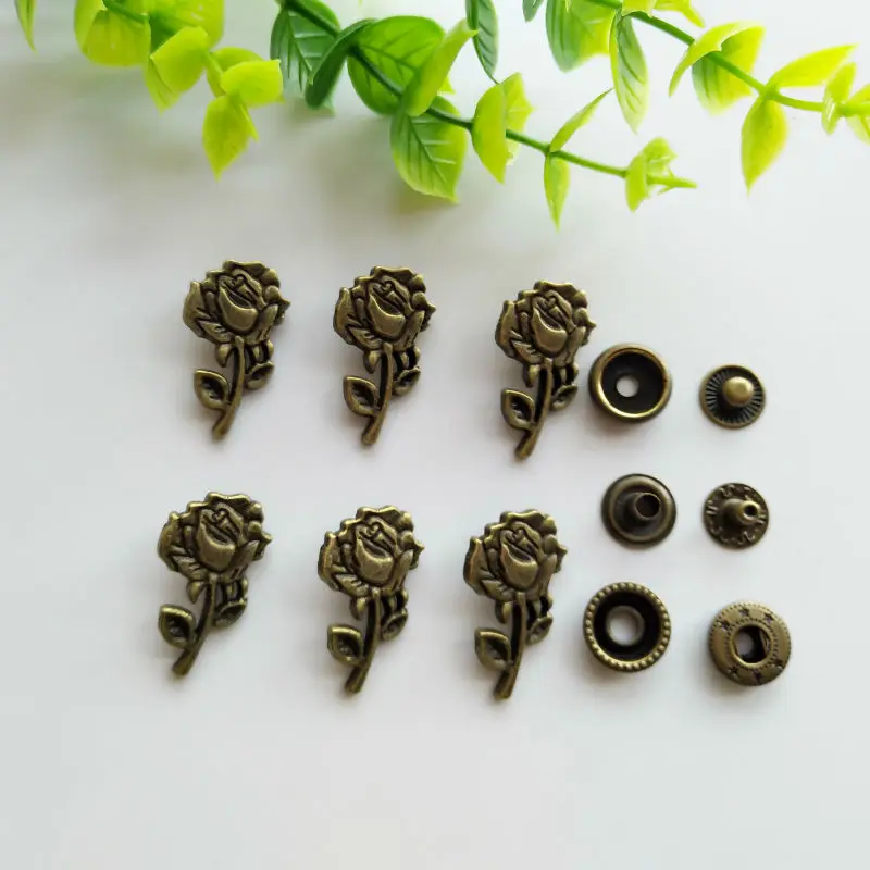 6sets Rose Zinc Alloy Snap Fastener Press Stud Sewing Leather Combined Button Craft For Clothes Garment DIY Decoration 16*28mm
6sets Rose Zinc Alloy Snap Fastener Press Stud Sewing Leather Combined Button Craft For Clothes Garment DIY Decoration 16*28mm