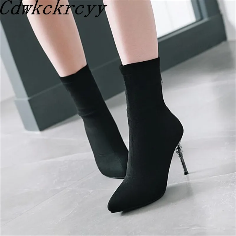 winter New pattern fashion Europe and America Cusp black sexy Thin leg Short boots Fine heel Add wool Keep warm Women Boots
winter New pattern fashion Europe and America Cusp black sexy Thin leg Short boots Fine heel Add wool Keep warm Women Boots