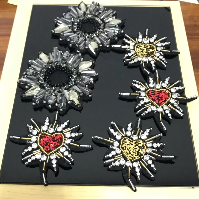 2pcs/lot Handmade rhinestone beaded Patches for clothes DIY beaded applique flowers Embroidery flower parches for clothing
2pcs/lot Handmade rhinestone beaded Patches for clothes DIY beaded applique flowers Embroidery flower parches for clothing
