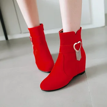 European party style round head nubuck ankle boots fashion crystal tassel increasing med heel women's motorcycle boots
European party style round head nubuck ankle boots fashion crystal tassel increasing med heel women's motorcycle boots