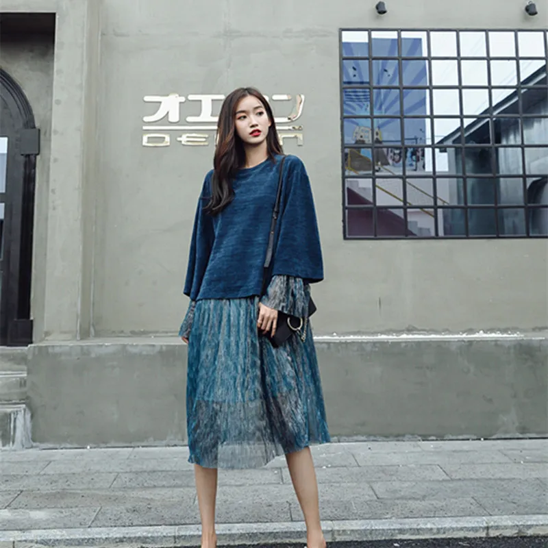 Retro Women Winter And Autumn Velvet Stitching Pleated Knitted Dress 2019 Loose Round Neck Long Sleeved Elegant Female Dresses
Retro Women Winter And Autumn Velvet Stitching Pleated Knitted Dress 2019 Loose Round Neck Long Sleeved Elegant Female Dresses