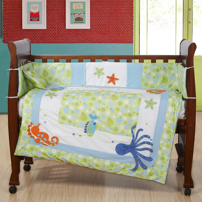 4PCS embroidery baby bedding set quilt pillow bumper bed sheet crib bedding set bed linen ,include(bumper+duvet+sheet+pillow)
4PCS embroidery baby bedding set quilt pillow bumper bed sheet crib bedding set bed linen ,include(bumper+duvet+sheet+pillow)