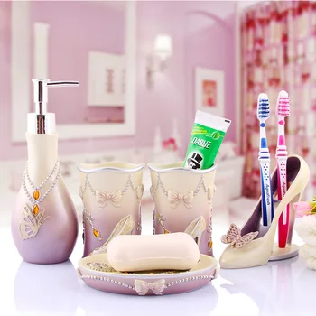 European banquet bathroom five sets of European wedding washing set modern simple bathroom supplies gargle cup
European banquet bathroom five sets of European wedding washing set modern simple bathroom supplies gargle cup