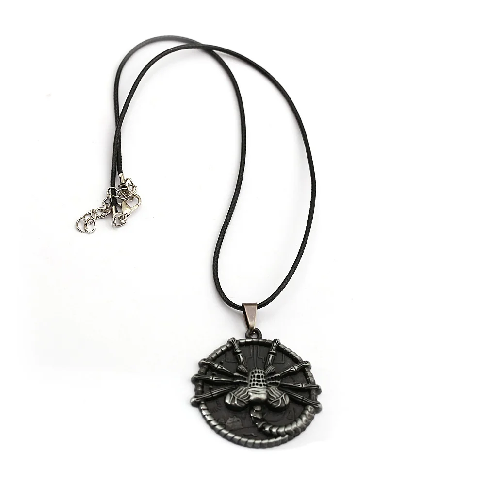 Julies Movie Aliens Predator Necklace Black Metal Alien Facehugger Pendant Necklace For Women Men Jewelry Colar JJ12970
Julies Movie Aliens Predator Necklace Black Metal Alien Facehugger Pendant Necklace For Women Men Jewelry Colar JJ12970