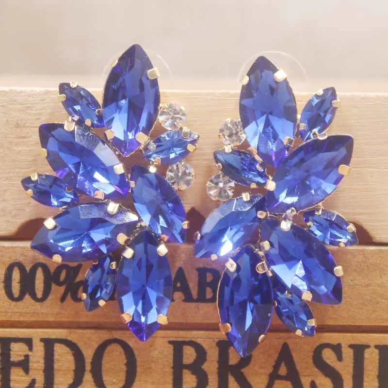 2019 new silver rose earring earring blue/red/ wedding /party earring deoration gold crystal earring colorful Zerong rhinestone
2019 new silver rose earring earring blue/red/ wedding /party earring deoration gold crystal earring colorful Zerong rhinestone