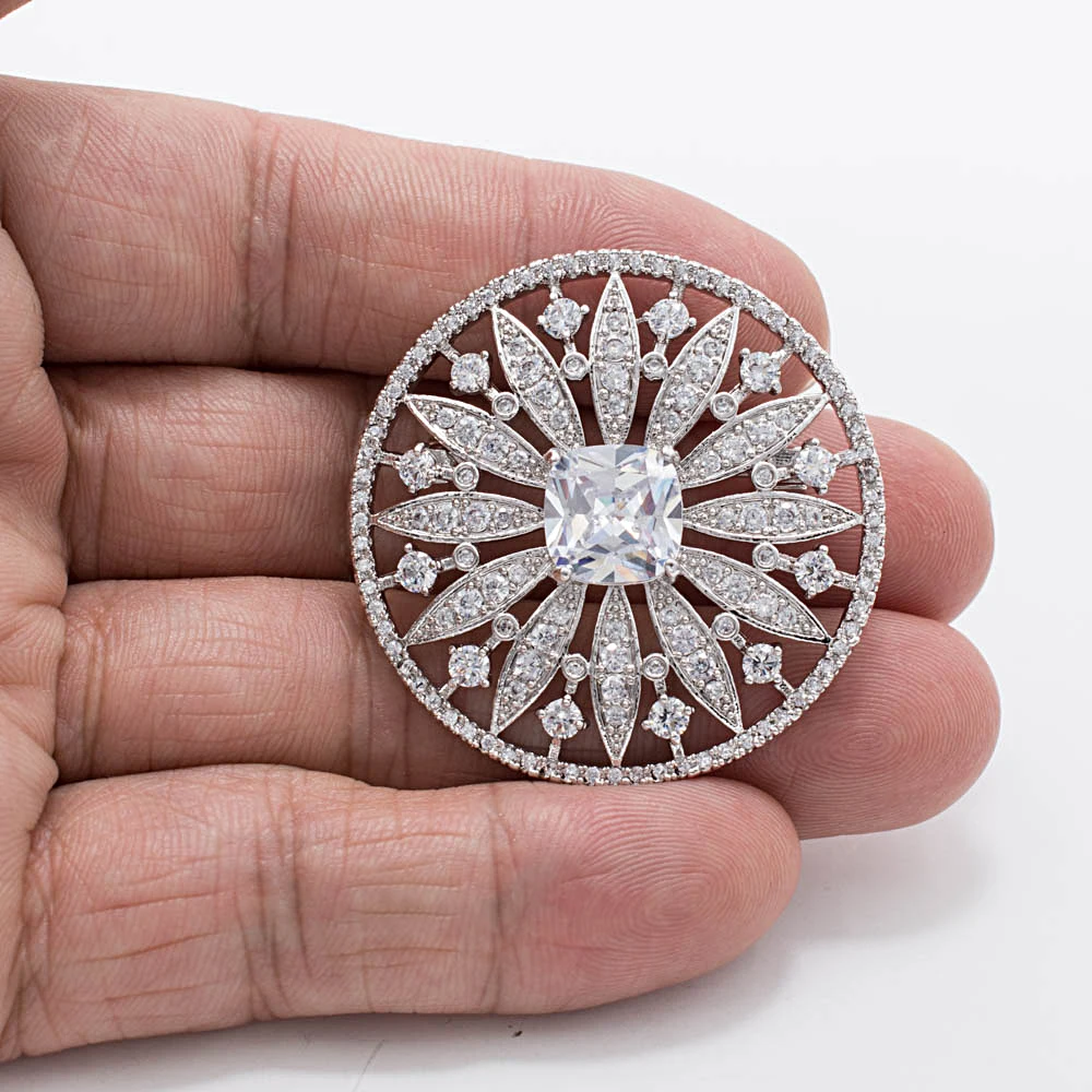 Silver Tone Cubic Zirconia Round Brooch Pin Broach High Quality Women Girl Dress Jewelry Accessories HX00330
Silver Tone Cubic Zirconia Round Brooch Pin Broach High Quality Women Girl Dress Jewelry Accessories HX00330