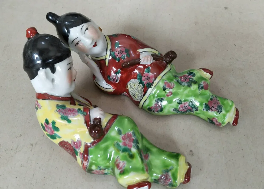 In the late Qing Dynasty, a couple of hand-made ancient porcelain were delivered free of charge.
In the late Qing Dynasty, a couple of hand-made ancient porcelain were delivered free of charge.
